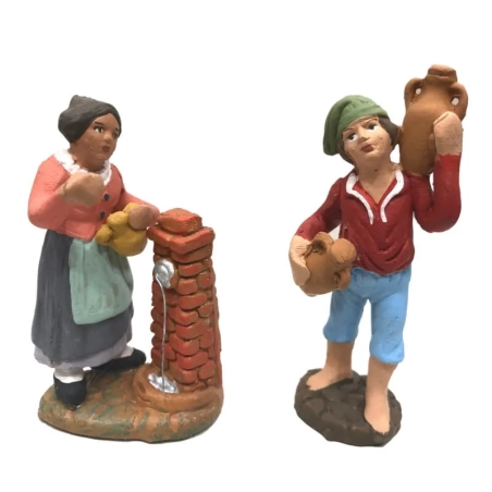 Donna alla fontana in terracotta 7 cm