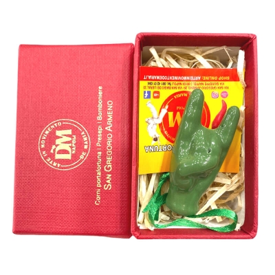 Corna in ceramica verde in scatola da regalo 7 cm