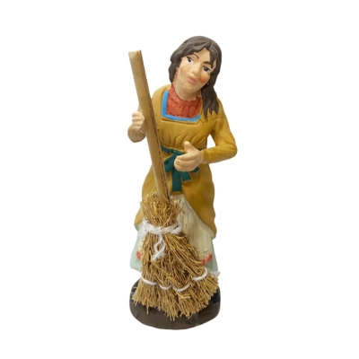 Donna con scopa in terracotta 7 cm