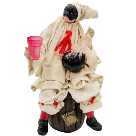 Pulcinella stile 700 su botte con fiasco di vino 15 cm