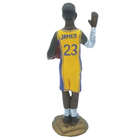 Statuetta Lebron James in terracotta 17 cm