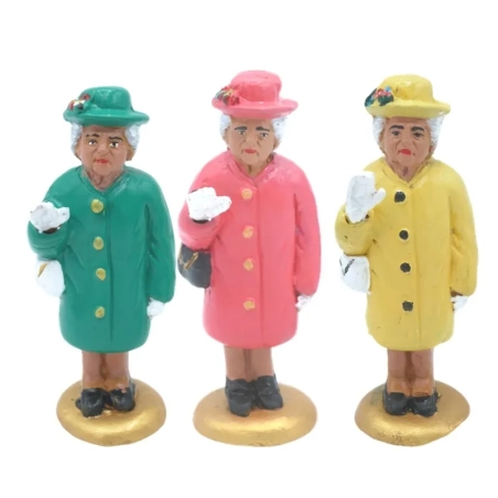 Statuetta Regina Elisabetta in terracotta 12 cm