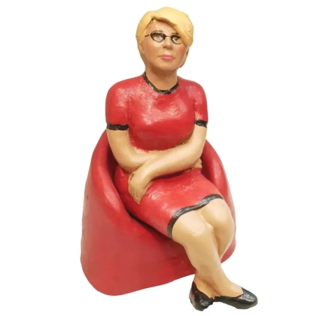 Statuetta Maria De Filippi in terracotta 15 cm