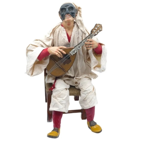 Pulcinella stile 700 con mandolino seduto su sedia 40 cm