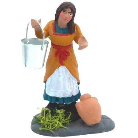 Lavandaia con panni lavati in terracotta 10 cm