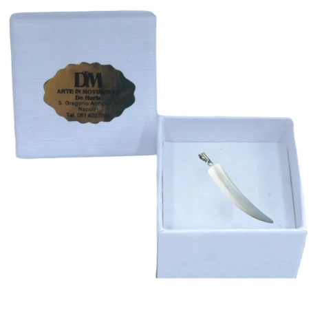 Gioiello Ciondolo con corno bianco in corallo 4 cm in scatola regalo