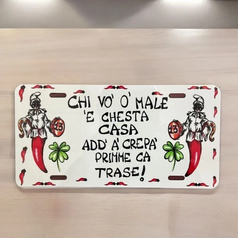Targa in metallo di Pulcinella con frase scaramantica 30 cm