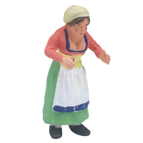 Donna-che-si-affaccia-al-balcone-in-terracotta-10-cm