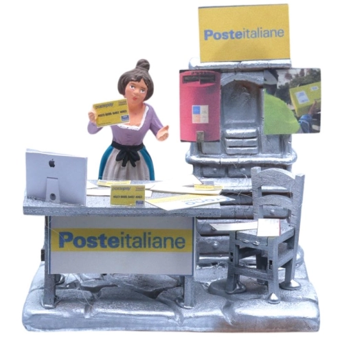 Poste con statuina donna 10 cm