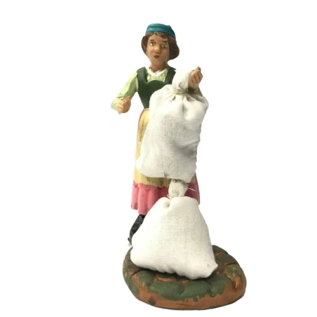 Donna che trasporta sacchi in terracotta 10 cm