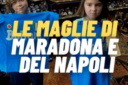 Acquista le T-Sthirt Maglie dei calciatori del napoli, di Maradona e Messi!